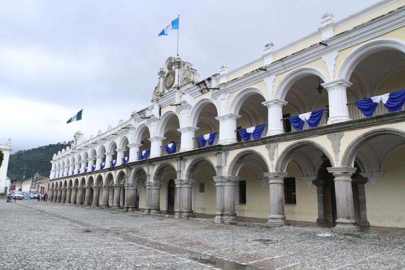 El Real Palacio de La Antigua Guatemala, está en proceso de restauración.  Actualmente presenta un 70% de avances. 